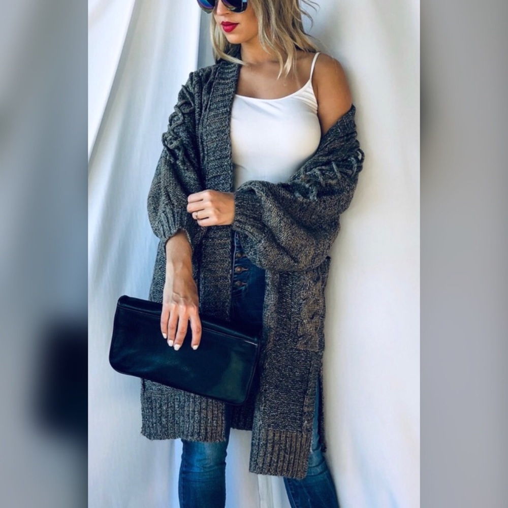 🎉🎊CLOSET SALE🎉🎊 Sweater cardigan